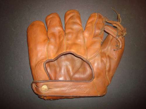 Joe DiMaggio Spalding 201 Back