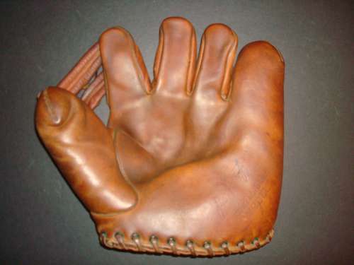 Joe DiMaggio Spalding 222-01 World Champion Model Front