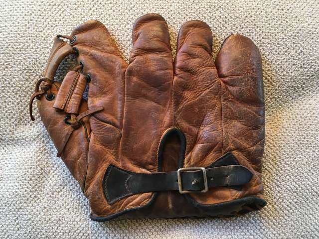 Joe DiMaggio Spalding 222-31 Back