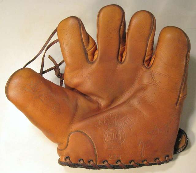 Joe DiMaggio Spalding 233 Front