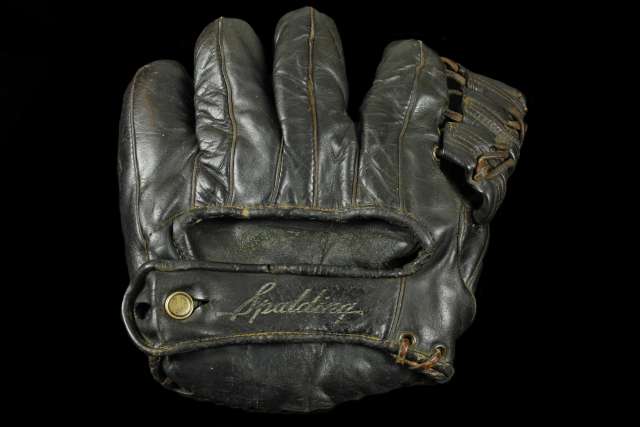 Joe DiMaggio Spalding Marvel 107 Back