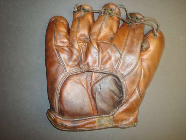 Babe Pinelli Ken Wel 550 Back