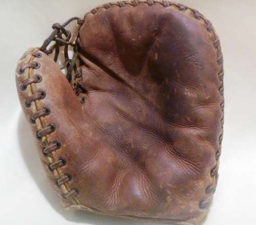 Alex Hooks Ken Wel Basemitt Front