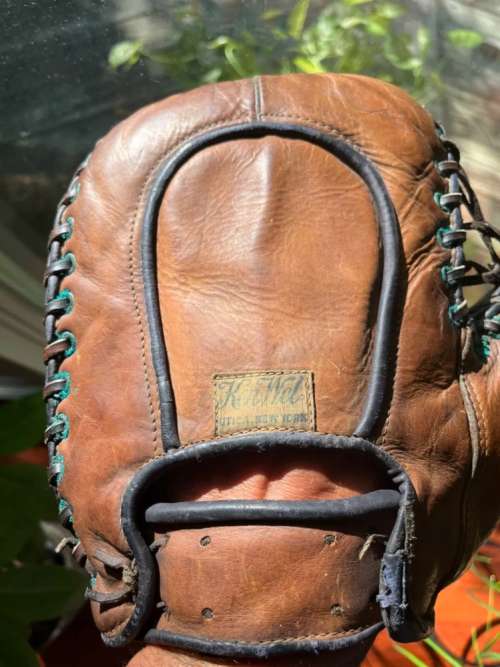 Rube Bressler Ken Wel Basemitt Back