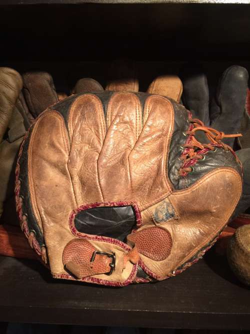Ken Wel 9 Catchers Mitt Back