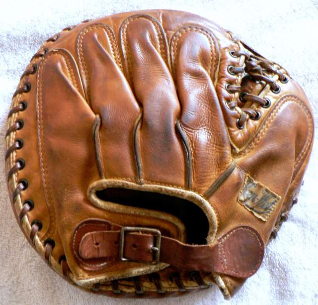 Luke Sewell Ken Wel Catchers Mitt Back