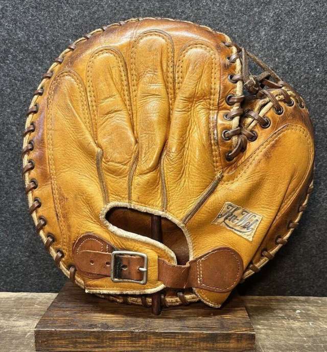 Luke Sewell Ken Wel Catchers Mitt Back