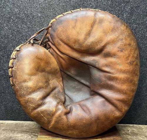 Luke Sewell Ken Wel Catchers Mitt Front