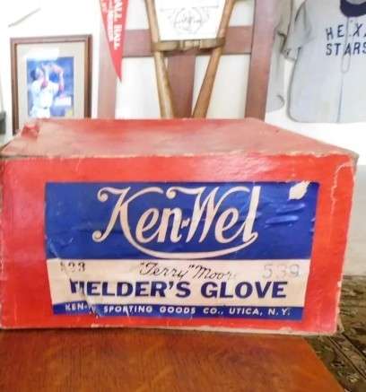 Terry Moore Ken Wel 539 Box