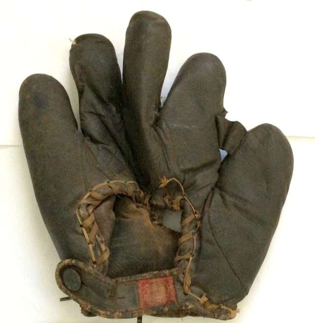 Spalding Hole in Palm King Patent Back