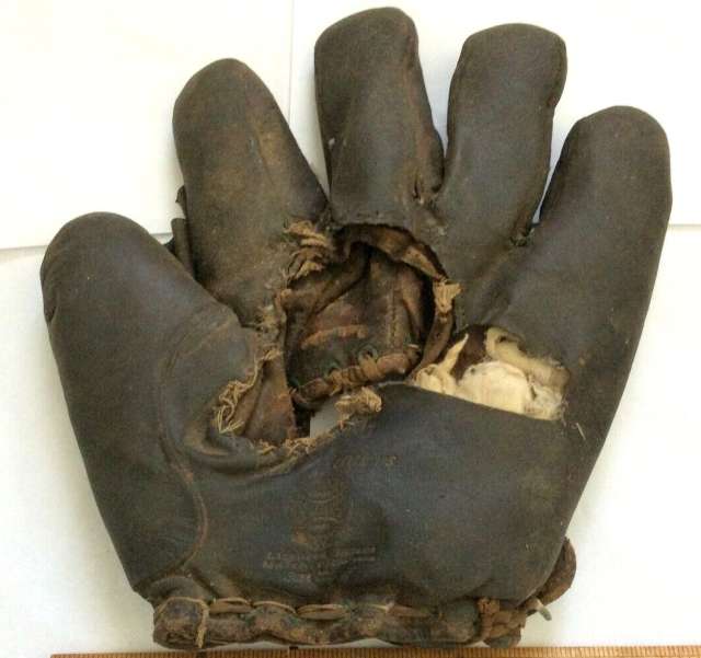 Spalding Hole in Palm King Patent Front