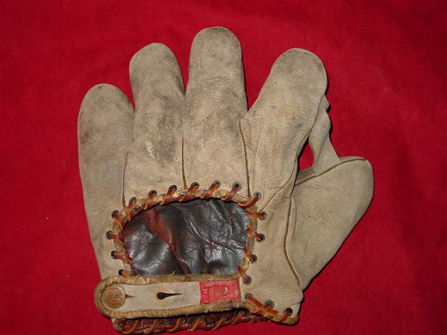 Spalding Minor League King Patent Back