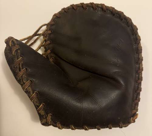 Lou Gehrig Basemitt Front