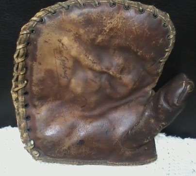 Lou Gehrig Banner Basemitt Lefty Front