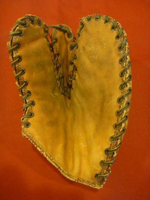 Lou Gehrig Belknap Basemitt Front