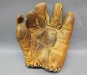 View the image: Lou Gehrig F81V Glove Front