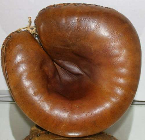 Lou Gehrig Peerless Catchers Mitt Front