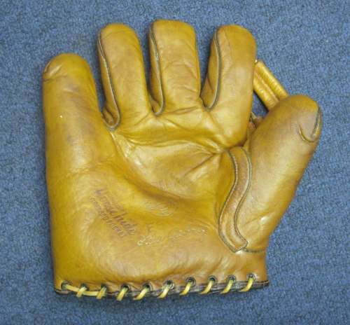 Lou Gehrig Peerless Glove Lefty Front