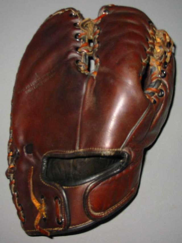 MacGregor Goldsmith Basemitt Back