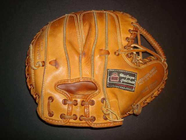 Aaron Robinson MacGregor Goldsmith G176 Back