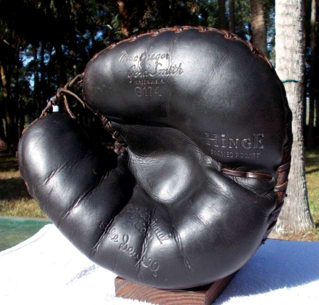 Luke Sewell MacGregor Goldsmith G174 Catchers Mitt Front