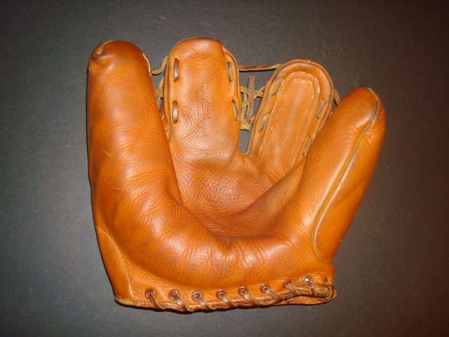 MacGregor Goldsmith SG Snare Lefty Front