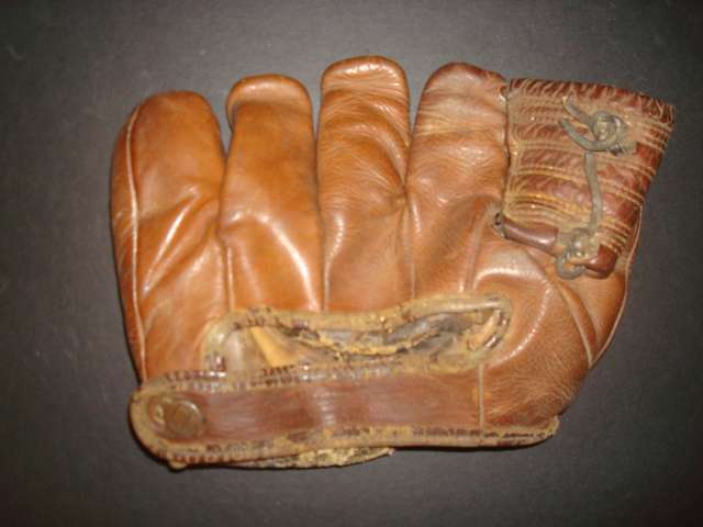 Robin Roberts MacGregor Goldsmith G120 Back