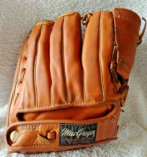 Gil McDougald MacGregor G114 Back