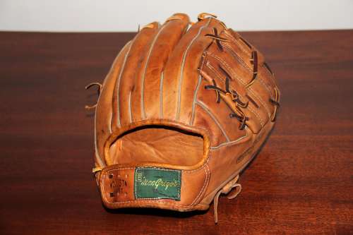 Hank Aaaron Brunswick MacGregor GC35 Personal Model Back
