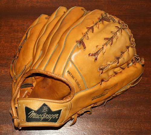 Hank Aaron Brunswick MacGregor GF20 Personal Model Back