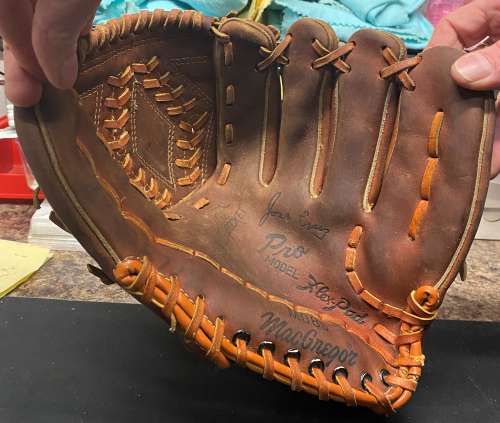 Jose Cruz MacGregor M085 Front