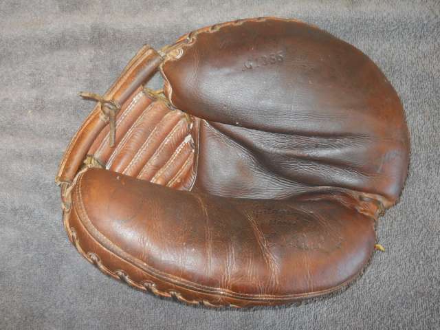 Lou Berberet MacGregor G1355 Front