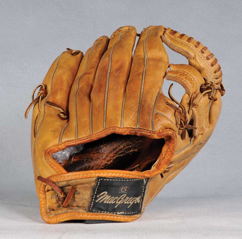 Willie Mays MacGregor G112 Back MacGregor Baseball Glove Collector