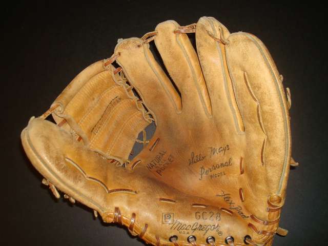 Willie Mays Brunswick-MacGregor GC28 Personal Model Front