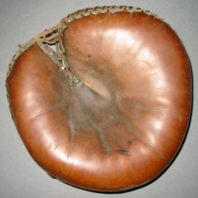 Marathon Catchers Mitt Front