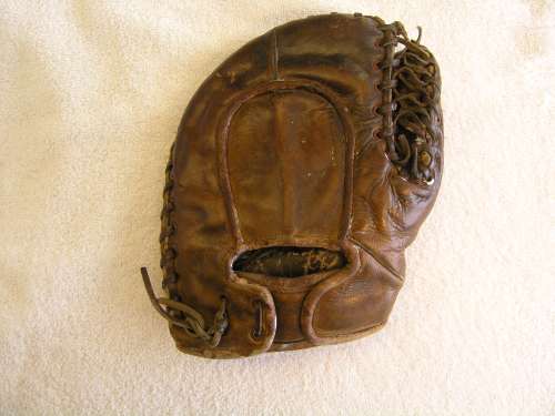 Art Mahan Marathon Basemitt Back