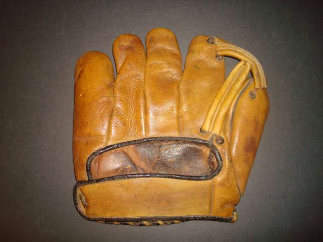 Carl Hubbell Marathon 60-4220 Back