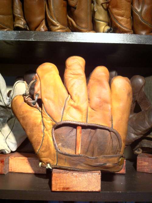 KiKi Cuyler Marathon 4236 Lefty Back