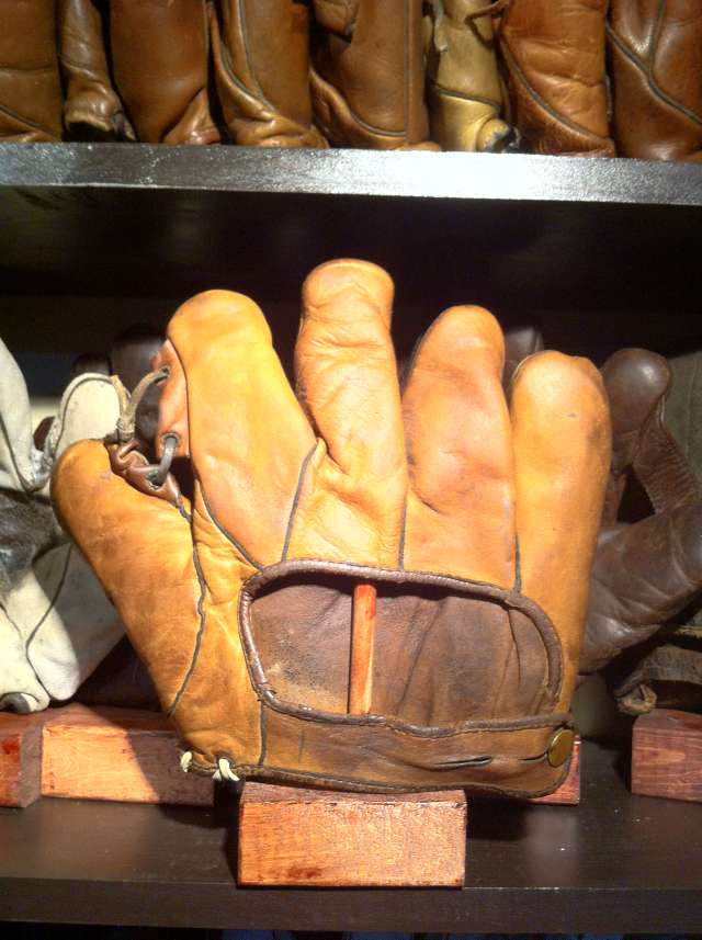 KiKi Cuyler Marathon 4236 Lefty Back