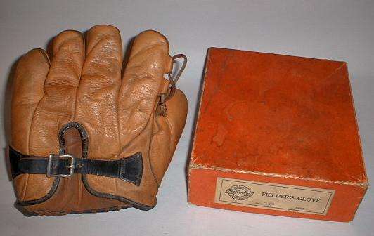 McKinnon 250 Catchers Mitt Back