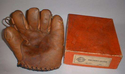 McKinnon 250 Catchers Mitt Front