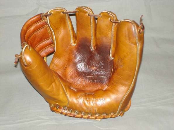 Mickey Mantle Rawlings MM5 Front