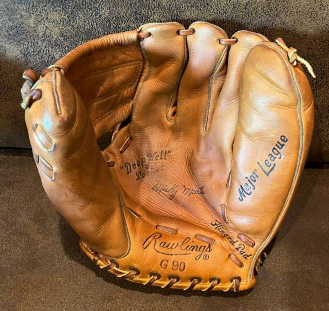 Mickey Mantle Rawlings G90 Front