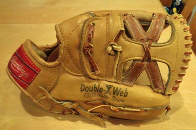 Mickey Mantle Rawlings HM10 Back