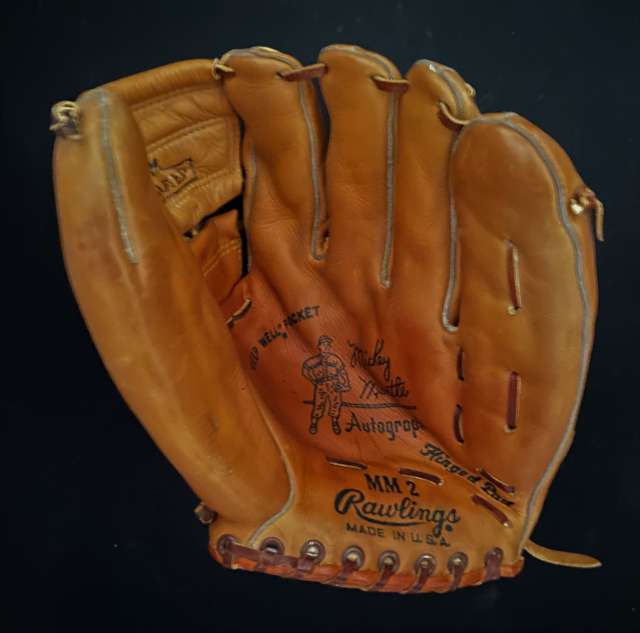 Mickey Mantle Rawlings MM2 Front