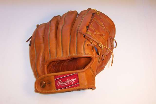 Mickey Mantle Rawlings MM6 Back