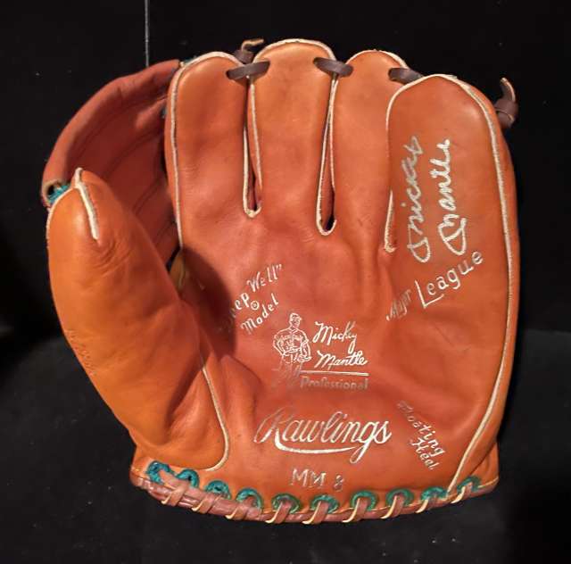 Mickey Mantle Rawlings MM8 Front