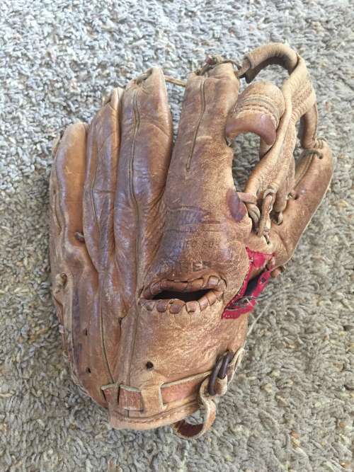Mickey Mantle Rawlings MMF Back