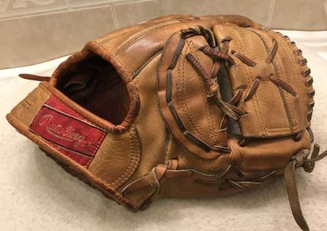 Mickey Mantle Rawlings MMP Heart of the Hide Back