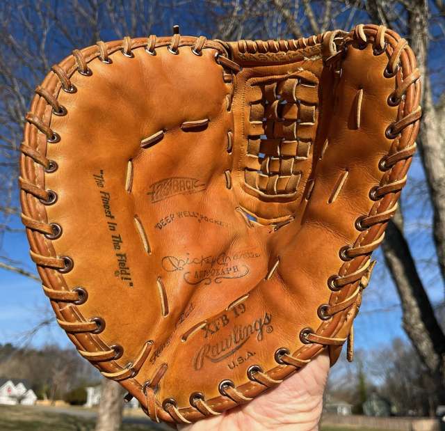 Mickey Mantle Rawlings XFB19 Basemitt Front